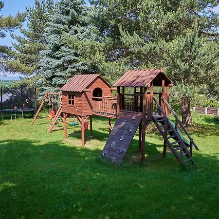 Pod Brzeźnikiem Willa Bukowiec (Lower Silesia)